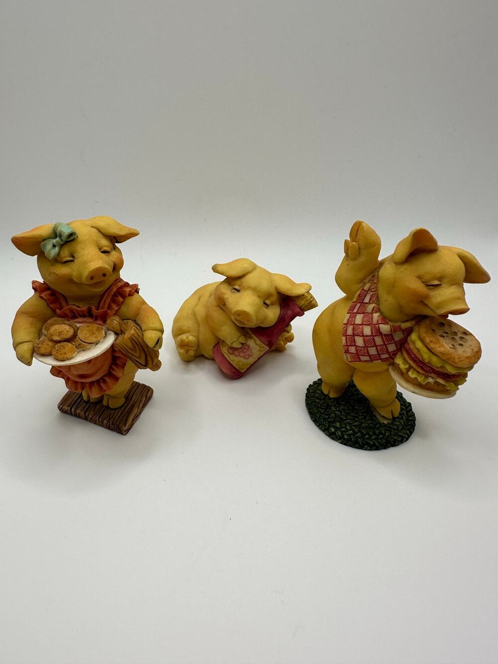 1990s Ganz Pigsville figurines Lot of 3